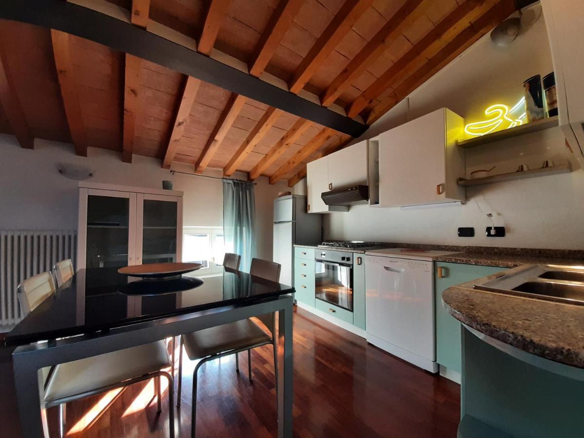 Appartamento Sui Tetti Di Parma Exteriér fotografie