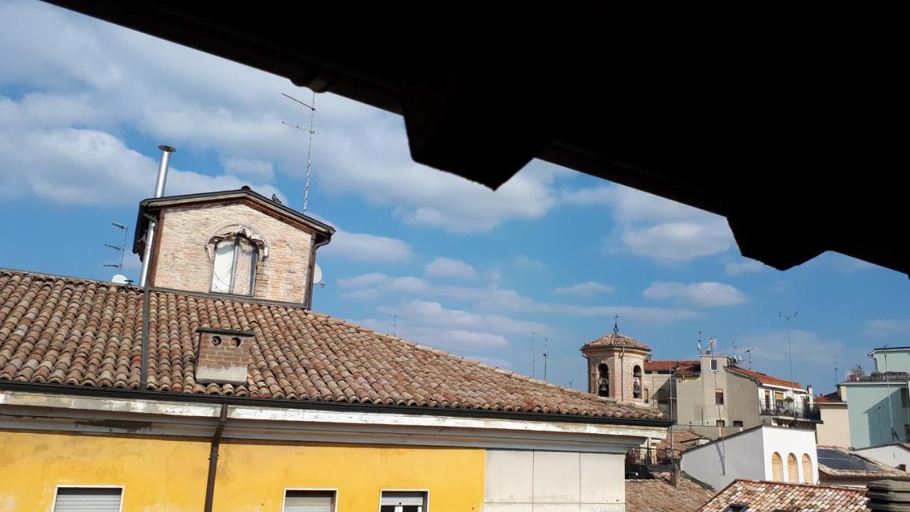 Appartamento Sui Tetti Di Parma Exteriér fotografie